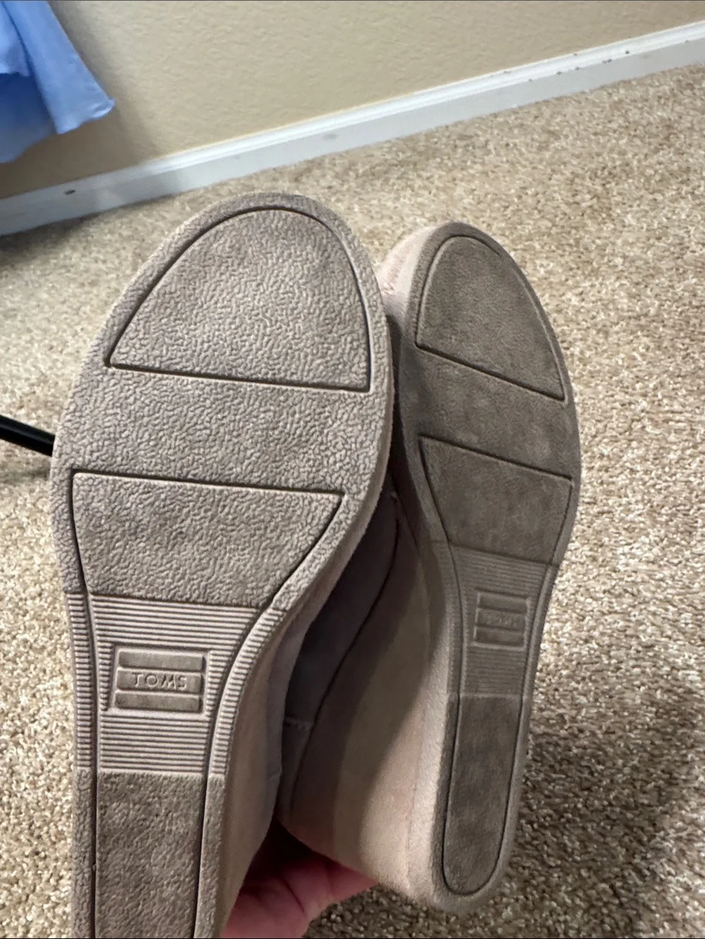 TOMS Bailey Warm Taupe Suede Wedge Ankle Booties SZ 6M slip on round toe pull on